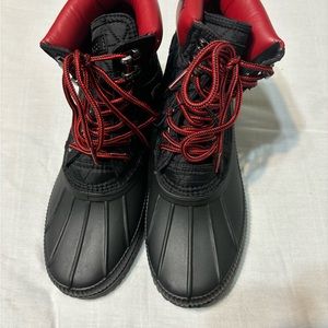 Guess High Top Mens Waterproof Lace Up Boots Black Red NEW /Sz 8/ GMCENTRI2-R